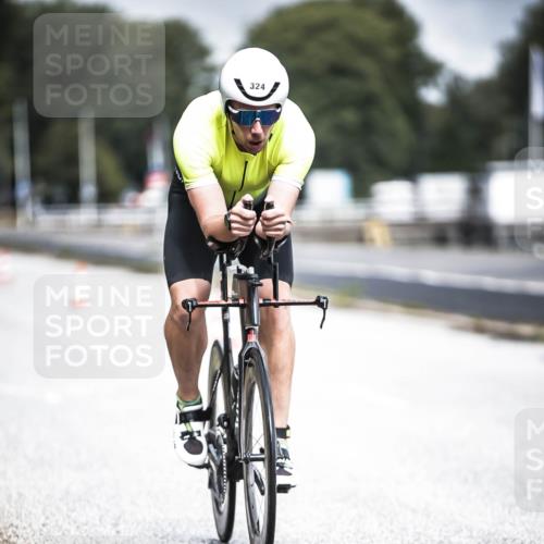 16.08.2026 - KN Förde Triathlon 2026 H.Heesch http://msf.ph/oto/9974735 16.08.2026 11:04:48 Radfahren 324, 336 meine-sportfotos.de