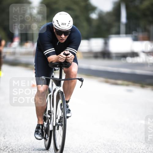 16.08.2026 - KN Förde Triathlon 2026 H.Heesch http://msf.ph/oto/9974768 16.08.2026 11:05:05 Radfahren 328, 337, 358, 373 meine-sportfotos.de