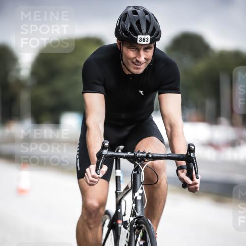 16.08.2026 - KN Förde Triathlon 2026 H.Heesch http://msf.ph/oto/9974820 16.08.2026 11:06:19 Radfahren 339, 363 meine-sportfotos.de