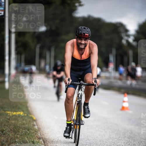 16.08.2026 - KN Förde Triathlon 2026 H.Heesch http://msf.ph/oto/9975090 16.08.2026 11:09:25 Radfahren 349, 356, 369, 441 meine-sportfotos.de