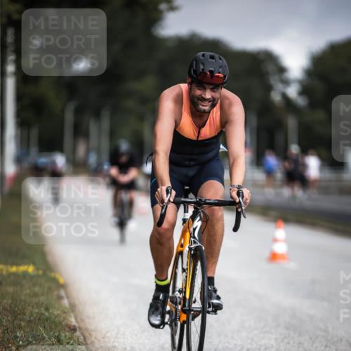 16.08.2026 - KN Förde Triathlon 2026 H.Heesch http://msf.ph/oto/9975094 16.08.2026 11:09:25 Radfahren 349, 356, 369, 441 meine-sportfotos.de