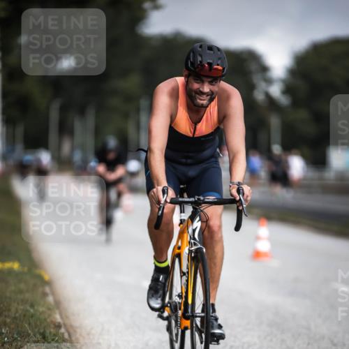 16.08.2026 - KN Förde Triathlon 2026 H.Heesch http://msf.ph/oto/9975096 16.08.2026 11:09:25 Radfahren 349, 356, 369, 441 meine-sportfotos.de