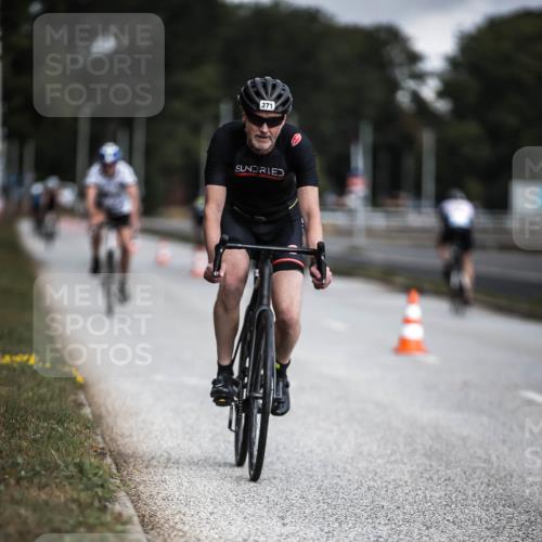 16.08.2026 - KN Förde Triathlon 2026 H.Heesch http://msf.ph/oto/9975159 16.08.2026 11:09:44 Radfahren 306, 364, 371 meine-sportfotos.de