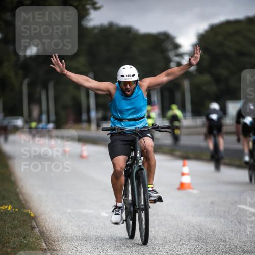 16.08.2026 - KN Förde Triathlon 2026 H.Heesch http://msf.ph/oto/9975219 16.08.2026 11:09:59 Radfahren 315, 348 meine-sportfotos.de