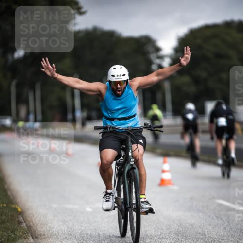 16.08.2026 - KN Förde Triathlon 2026 H.Heesch http://msf.ph/oto/9975221 16.08.2026 11:09:59 Radfahren 315, 348 meine-sportfotos.de