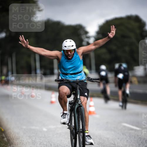 16.08.2026 - KN Förde Triathlon 2026 H.Heesch http://msf.ph/oto/9975224 16.08.2026 11:09:59 Radfahren 315, 348 meine-sportfotos.de