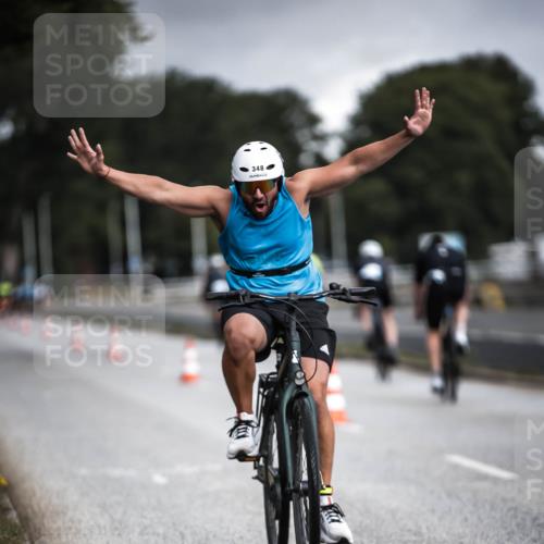 16.08.2026 - KN Förde Triathlon 2026 H.Heesch http://msf.ph/oto/9975225 16.08.2026 11:09:59 Radfahren 315, 348 meine-sportfotos.de