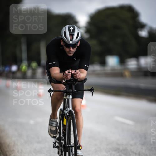 16.08.2026 - KN Förde Triathlon 2026 H.Heesch http://msf.ph/oto/9975248 16.08.2026 11:10:13 Radfahren 319, 325 meine-sportfotos.de