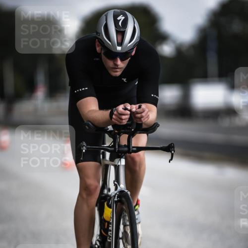 16.08.2026 - KN Förde Triathlon 2026 H.Heesch http://msf.ph/oto/9975254 16.08.2026 11:10:13 Radfahren 319, 325 meine-sportfotos.de