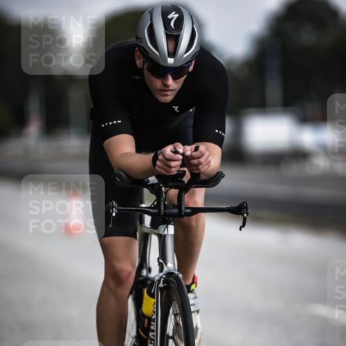 16.08.2026 - KN Förde Triathlon 2026 H.Heesch http://msf.ph/oto/9975255 16.08.2026 11:10:13 Radfahren 319, 325 meine-sportfotos.de