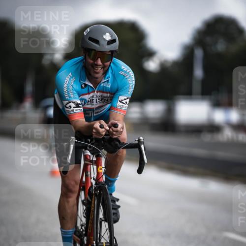 16.08.2026 - KN Förde Triathlon 2026 H.Heesch http://msf.ph/oto/9975335 16.08.2026 11:10:50 Radfahren 318, 338, 403 meine-sportfotos.de
