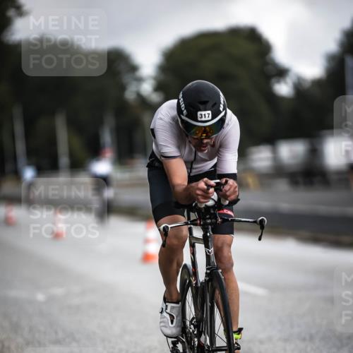 16.08.2026 - KN Förde Triathlon 2026 H.Heesch http://msf.ph/oto/9975427 16.08.2026 11:11:21 Radfahren 317, 386, 409, 430 meine-sportfotos.de