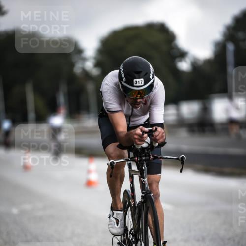 16.08.2026 - KN Förde Triathlon 2026 H.Heesch http://msf.ph/oto/9975428 16.08.2026 11:11:22 Radfahren 317, 353, 409, 430 meine-sportfotos.de