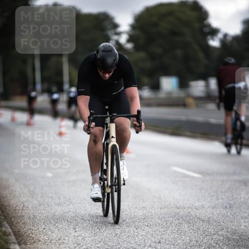 16.08.2026 - KN Förde Triathlon 2026 H.Heesch http://msf.ph/oto/9975613 16.08.2026 11:12:06 Radfahren 312, 357, 393 meine-sportfotos.de