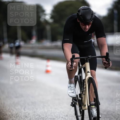 16.08.2026 - KN Förde Triathlon 2026 H.Heesch http://msf.ph/oto/9975622 16.08.2026 11:12:07 Radfahren 312, 334, 357, 393 meine-sportfotos.de