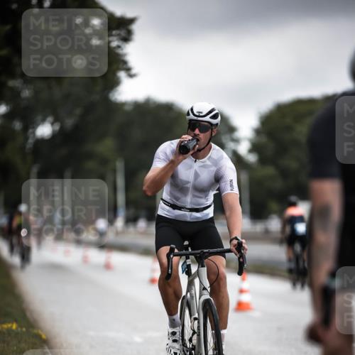 16.08.2026 - KN Förde Triathlon 2026 H.Heesch http://msf.ph/oto/9975641 16.08.2026 11:12:21 Radfahren 315, 388, 400, 408 meine-sportfotos.de