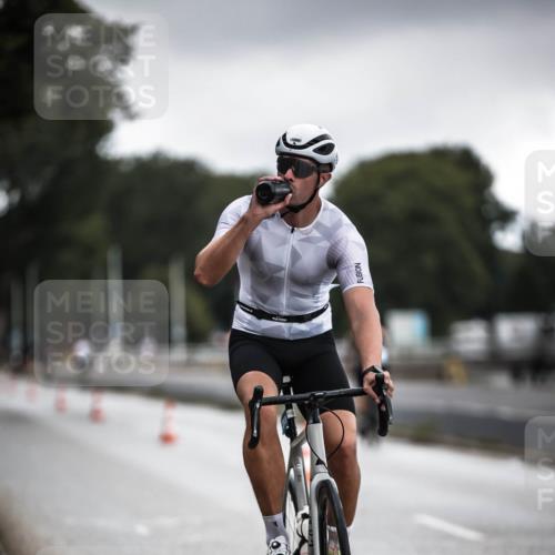 16.08.2026 - KN Förde Triathlon 2026 H.Heesch http://msf.ph/oto/9975646 16.08.2026 11:12:21 Radfahren 315, 388, 400, 408 meine-sportfotos.de