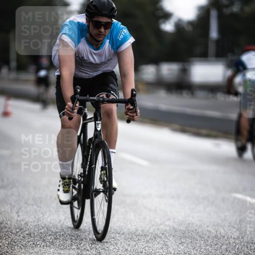 16.08.2026 - KN Förde Triathlon 2026 H.Heesch http://msf.ph/oto/9975754 16.08.2026 11:12:47 Radfahren 395, 410 meine-sportfotos.de