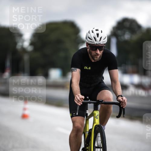 16.08.2026 - KN Förde Triathlon 2026 H.Heesch http://msf.ph/oto/9975812 16.08.2026 11:13:18 Radfahren 329, 379, 385 meine-sportfotos.de