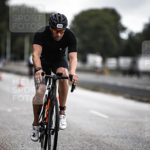 16.08.2026 - KN Förde Triathlon 2026 H.Heesch http://msf.ph/oto/9975947 16.08.2026 11:13:57 Radfahren 320, 409 meine-sportfotos.de