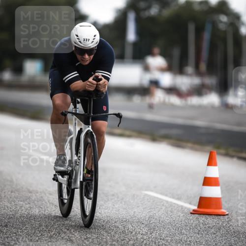 16.08.2026 - KN Förde Triathlon 2026 H.Heesch http://msf.ph/oto/9975996 16.08.2026 11:14:08 Radfahren 337, 401 meine-sportfotos.de