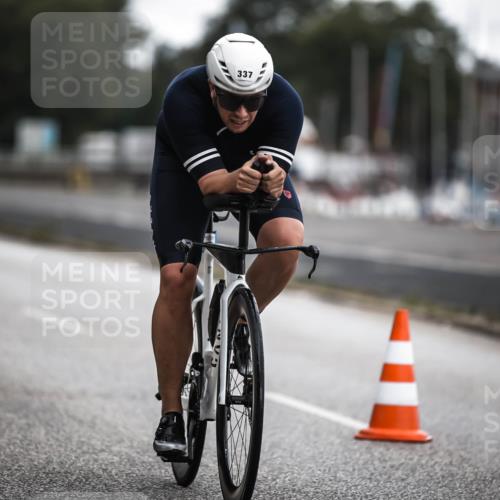 16.08.2026 - KN Förde Triathlon 2026 H.Heesch http://msf.ph/oto/9975999 16.08.2026 11:14:08 Radfahren 337, 401 meine-sportfotos.de