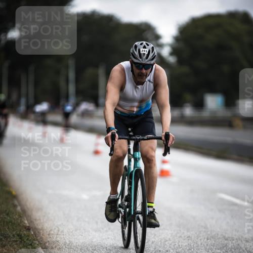 16.08.2026 - KN Förde Triathlon 2026 H.Heesch http://msf.ph/oto/9976003 16.08.2026 11:14:27 Radfahren 343, 393 meine-sportfotos.de