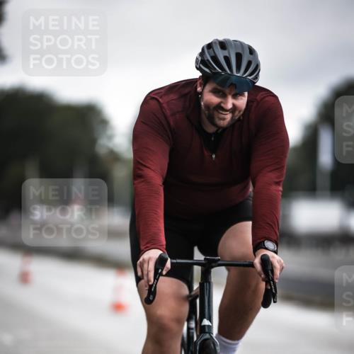 16.08.2026 - KN Förde Triathlon 2026 H.Heesch http://msf.ph/oto/9976049 16.08.2026 11:14:44 Radfahren 328, 350, 370, 396, 400 meine-sportfotos.de