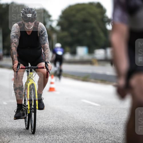 16.08.2026 - KN Förde Triathlon 2026 H.Heesch http://msf.ph/oto/9976232 16.08.2026 11:16:28 Radfahren 354, 360, 406, 413, 801 meine-sportfotos.de