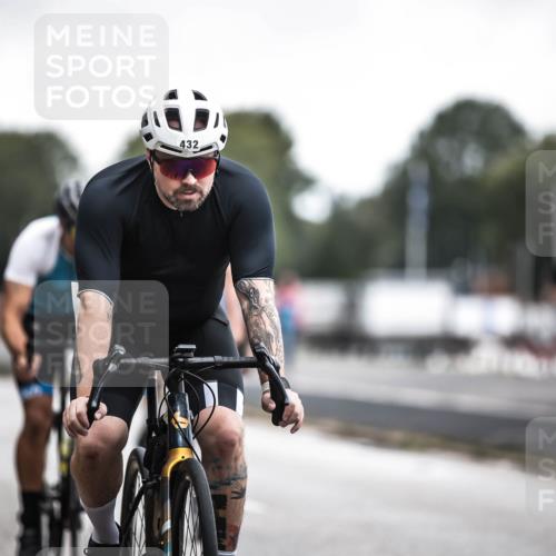 16.08.2026 - KN Förde Triathlon 2026 H.Heesch http://msf.ph/oto/9976374 16.08.2026 11:17:30 Radfahren 322, 349, 358, 382, 432, 435, 804 meine-sportfotos.de