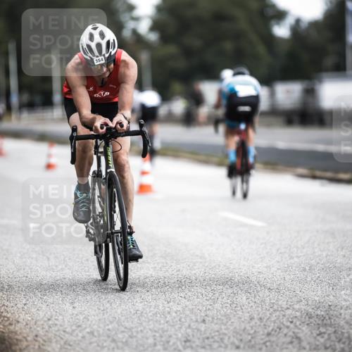 16.08.2026 - KN Förde Triathlon 2026 H.Heesch http://msf.ph/oto/9976595 16.08.2026 11:18:48 Radfahren 354, 429 meine-sportfotos.de