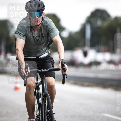 16.08.2026 - KN Förde Triathlon 2026 H.Heesch http://msf.ph/oto/9976638 16.08.2026 11:18:57 Radfahren 310, 312, 356, 384, 425 meine-sportfotos.de