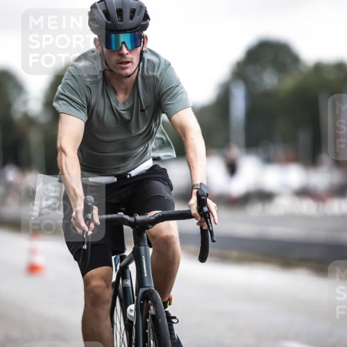 16.08.2026 - KN Förde Triathlon 2026 H.Heesch http://msf.ph/oto/9976640 16.08.2026 11:18:57 Radfahren 310, 312, 356, 384, 425 meine-sportfotos.de