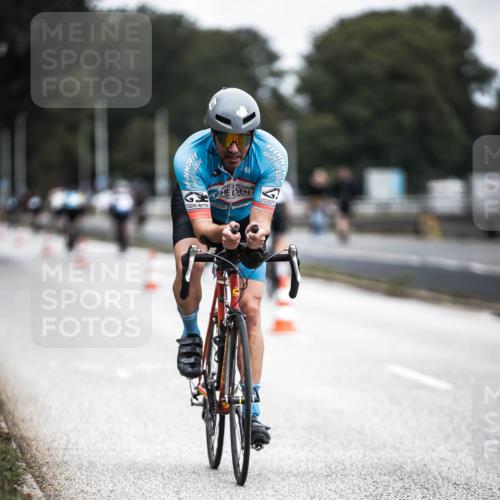 16.08.2026 - KN Förde Triathlon 2026 H.Heesch http://msf.ph/oto/9977105 16.08.2026 11:21:12 Radfahren 320, 338 meine-sportfotos.de