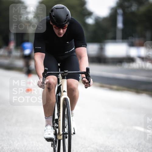 16.08.2026 - KN Förde Triathlon 2026 H.Heesch http://msf.ph/oto/9977158 16.08.2026 11:21:18 Radfahren 312, 320 meine-sportfotos.de