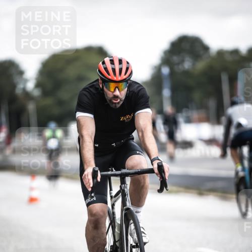 16.08.2026 - KN Förde Triathlon 2026 H.Heesch http://msf.ph/oto/9977240 16.08.2026 11:21:35 Radfahren 352, 426, 436 meine-sportfotos.de