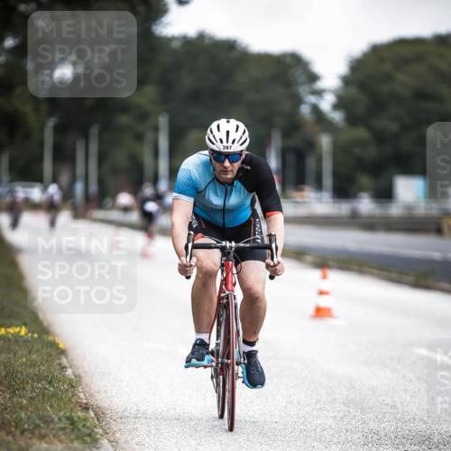 16.08.2026 - KN Förde Triathlon 2026 H.Heesch http://msf.ph/oto/9977584 16.08.2026 11:22:17 Radfahren 329, 375, 397, 400 meine-sportfotos.de