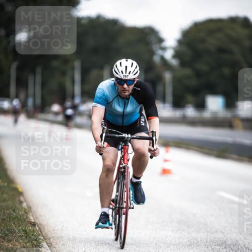 16.08.2026 - KN Förde Triathlon 2026 H.Heesch http://msf.ph/oto/9977588 16.08.2026 11:22:17 Radfahren 329, 375, 397, 400 meine-sportfotos.de