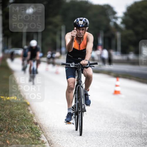 16.08.2026 - KN Förde Triathlon 2026 H.Heesch http://msf.ph/oto/9977833 16.08.2026 11:22:57 Radfahren 327, 388, 439 meine-sportfotos.de