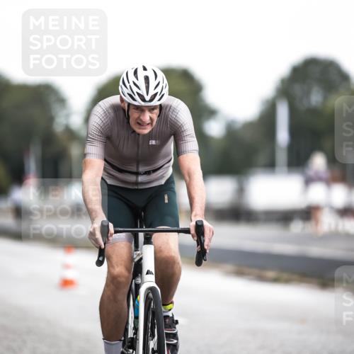 16.08.2026 - KN Förde Triathlon 2026 H.Heesch http://msf.ph/oto/9978071 16.08.2026 11:23:28 Radfahren 316, 370, 395 meine-sportfotos.de