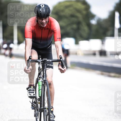 16.08.2026 - KN Förde Triathlon 2026 H.Heesch http://msf.ph/oto/9978080 16.08.2026 11:30:37 Radfahren 425, 428, 430, 438 meine-sportfotos.de