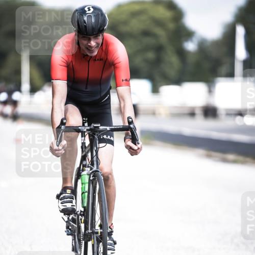 16.08.2026 - KN Förde Triathlon 2026 H.Heesch http://msf.ph/oto/9978082 16.08.2026 11:30:37 Radfahren 425, 428, 430, 438 meine-sportfotos.de
