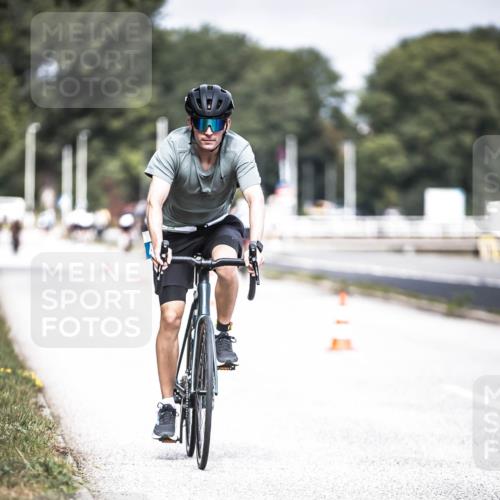 16.08.2026 - KN Förde Triathlon 2026 H.Heesch http://msf.ph/oto/9978107 16.08.2026 11:30:41 Radfahren 386, 411, 425, 428, 430, 438 meine-sportfotos.de