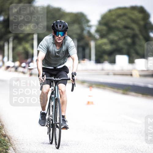 16.08.2026 - KN Förde Triathlon 2026 H.Heesch http://msf.ph/oto/9978114 16.08.2026 11:30:41 Radfahren 386, 411, 425, 428, 430, 438 meine-sportfotos.de