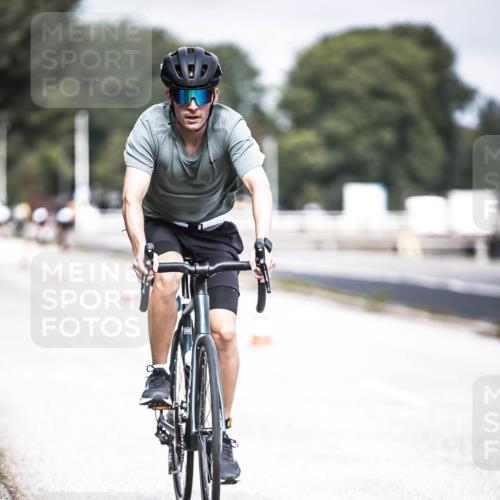 16.08.2026 - KN Förde Triathlon 2026 H.Heesch http://msf.ph/oto/9978124 16.08.2026 11:30:41 Radfahren 386, 411, 425, 428, 430, 438 meine-sportfotos.de