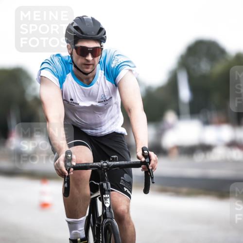 16.08.2026 - KN Förde Triathlon 2026 H.Heesch http://msf.ph/oto/9978125 16.08.2026 11:23:34 Radfahren 320, 364, 410 meine-sportfotos.de