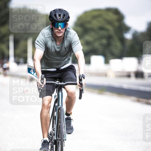 16.08.2026 - KN Förde Triathlon 2026 H.Heesch http://msf.ph/oto/9978132 16.08.2026 11:30:41 Radfahren 386, 411, 425, 428, 430, 438 meine-sportfotos.de
