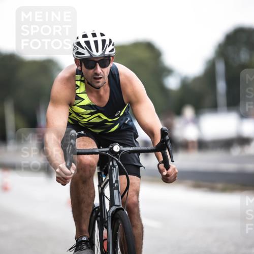 16.08.2026 - KN Förde Triathlon 2026 H.Heesch http://msf.ph/oto/9978141 16.08.2026 11:23:37 Radfahren 320, 364, 410, 421 meine-sportfotos.de
