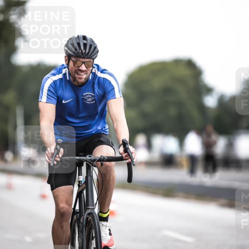 16.08.2026 - KN Förde Triathlon 2026 H.Heesch http://msf.ph/oto/9978165 16.08.2026 11:23:54 Radfahren 304, 374, 385, 392, 407, 422 meine-sportfotos.de