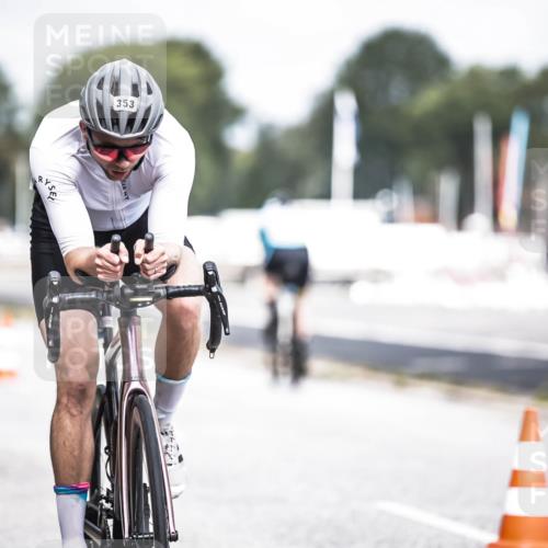 16.08.2026 - KN Förde Triathlon 2026 H.Heesch http://msf.ph/oto/9978182 16.08.2026 11:30:52 Radfahren 353 meine-sportfotos.de